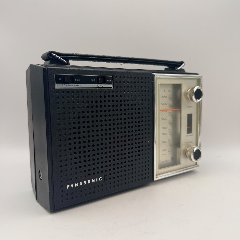 Panasonic Vintage AM Portable Radio Black Silver Solid State AC Battery Power